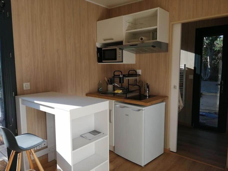 Joli Studio Climatise Avec Jacuzzi Prive Et Entree Independante Fréjus Zewnętrze zdjęcie