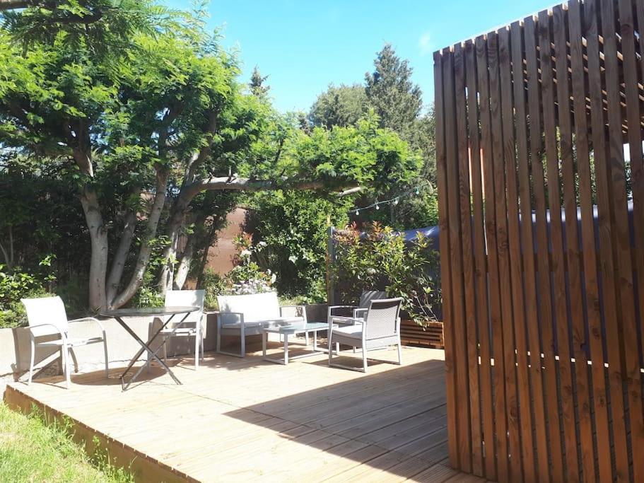 Joli Studio Climatise Avec Jacuzzi Prive Et Entree Independante Fréjus Zewnętrze zdjęcie